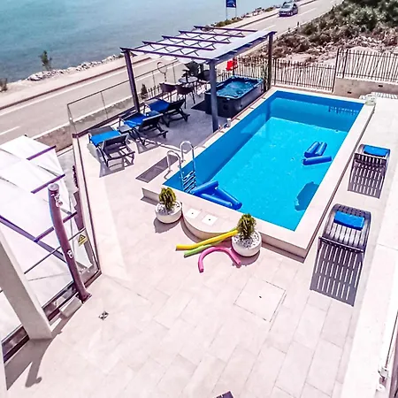 Holiday home Luxurious In With Sauna