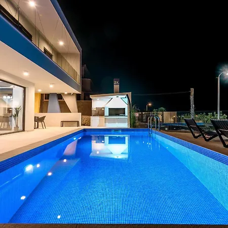 Holiday home Luxurious In With Sauna